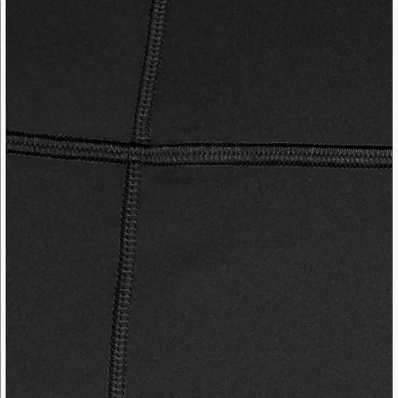 Lululemon Women’s Black Fast and Free High-Rise Short 6" (Non-Reflective) Size 6 - Picture 6 of 8